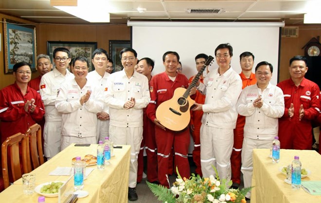 Tạo động lực cho người lao động thi đua lao động sáng tạo, nâng cao năng suất lao động