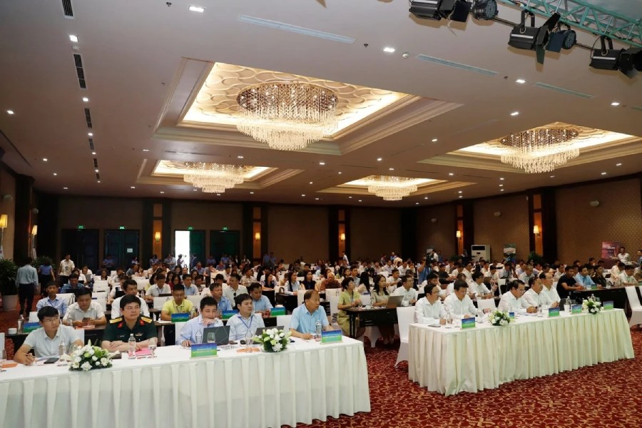 Thứ trưởng Bộ Nông nghiệp và Môi trường phát biểu khai mạc Diễn