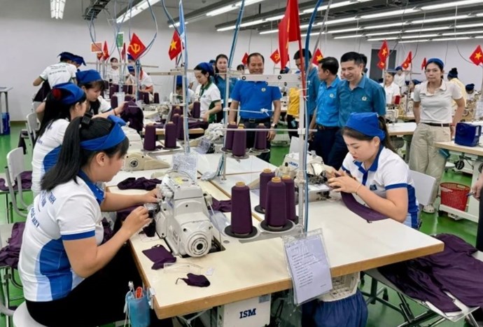 Công nhân Công ty Sakurai Việt Nam thi tay nghề hưởng ứng phong trào lao động giỏi