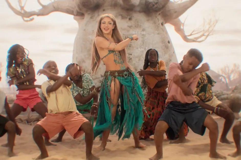 Shakira bùng nổ với ca khúc chủ đề World Cup “Dai Dai“. Ảnh: cắt từ video