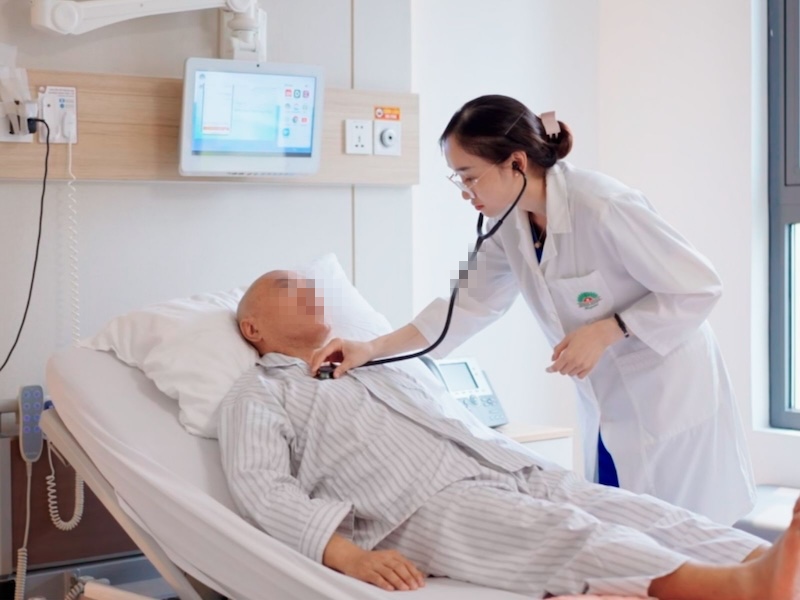 Bệnh nhân nhập viện trong tình trạng tăng huyết áp kéo dài nhiều năm. Ảnh: BVCC