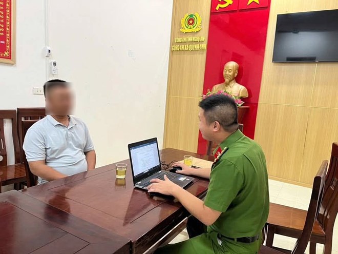 Công an vào cuộc xác minh vụ cháu bé 10 tuổi nghi bị cha ruột bạo hành