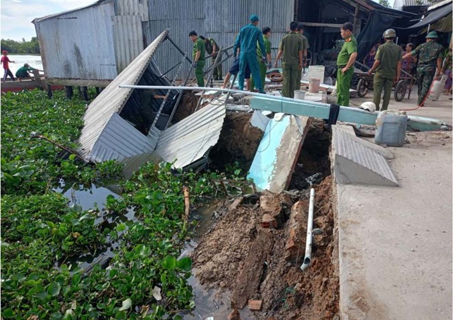 An Giang xảy ra 30 vụ sạt lở, rạn nứt, sụp lún đất dài khoảng 1,5 km