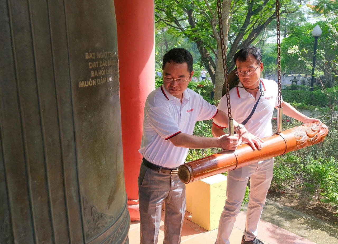 Báo Pháp luật Việt Nam tổ chức hành trình “Bồi đắp tâm hồn, tri ân tháng 7 miền Trung” lần thứ 19