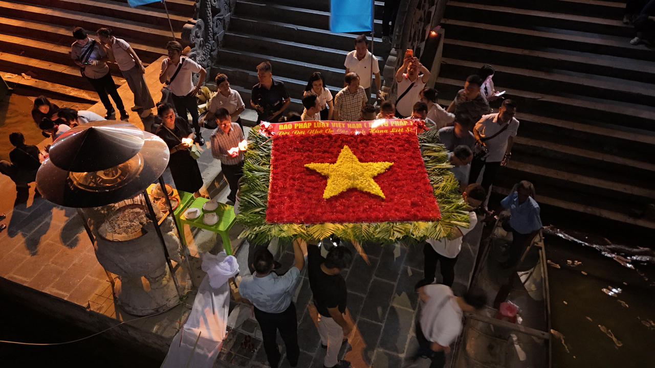 Báo Pháp luật Việt Nam tổ chức hành trình “Bồi đắp tâm hồn, tri ân tháng 7 miền Trung” lần thứ 19