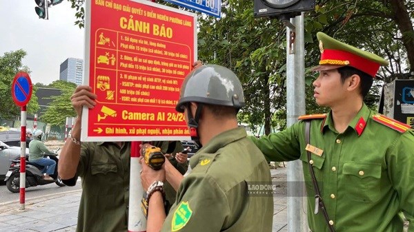 Phường Láng lắp hơn 100 biển cảnh báo trật tự an toàn giao thông