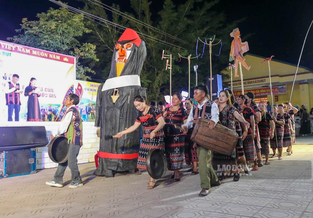 Lễ hội ARiêu Piing trở thành Di sản văn hóa phi vật thể quốc gia. Ảnh: Hàn Nguyên