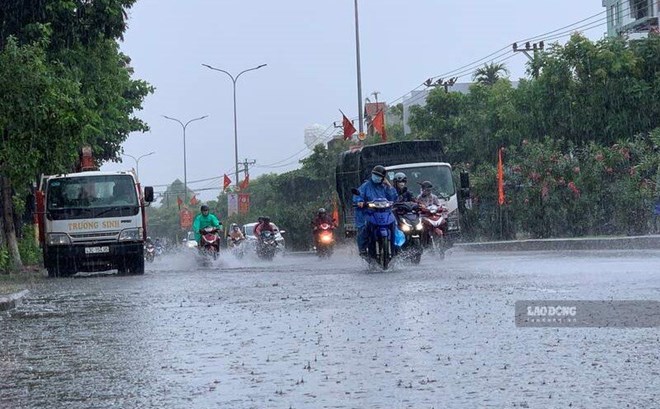 Dự báo khu vực mưa dông hôm nay, có nơi mưa rất to trên 100mm