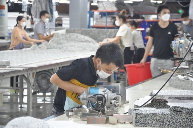 Lương tối thiểu năm 2027 dự kiến tăng 7,8%, bảo đảm thu nhập thực tế người lao động
