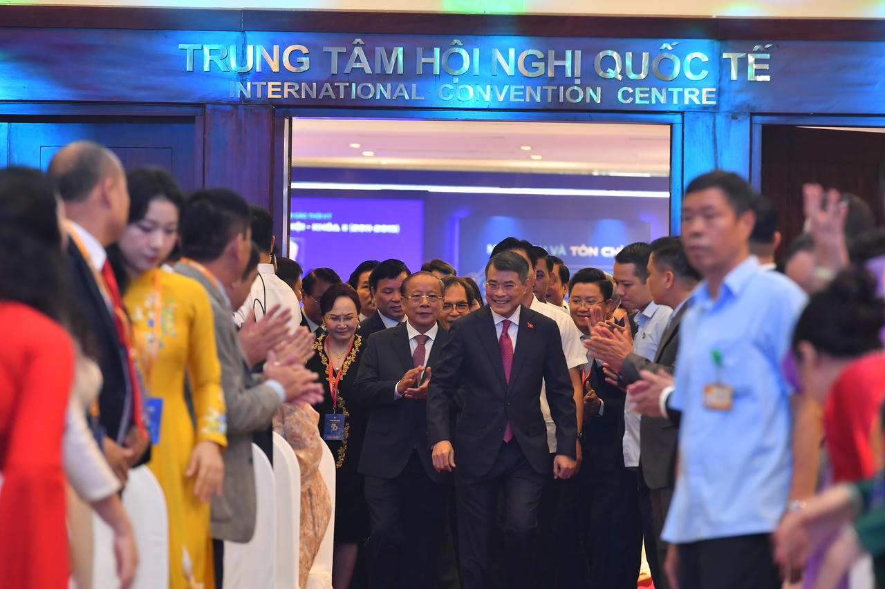 Hiệp hội Doanh nghiệp nhỏ và vừa Việt Nam đón nhận Huân chương lao động Hạng nhất