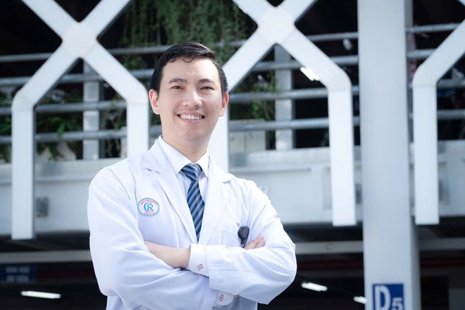 Đỡ đẻ giữa trời, bé sinh non 30 tuần chào đời trên chuyến bay về Việt Nam