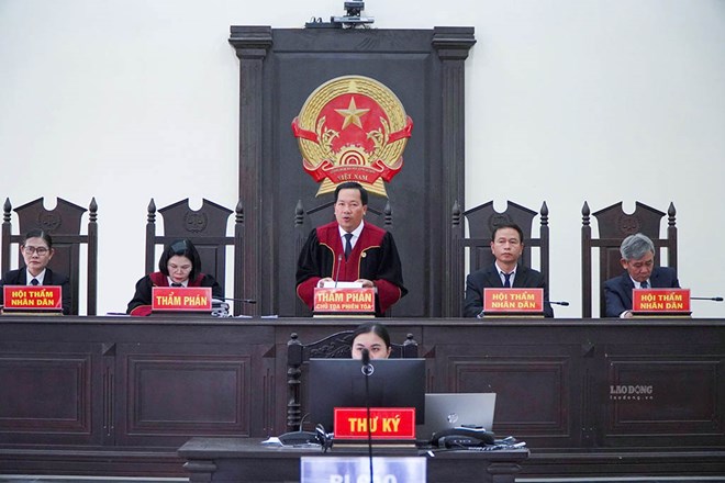37 bị cáo lãnh án sau cuộc truy sát bằng súng và dao khiến 2 người tử vong