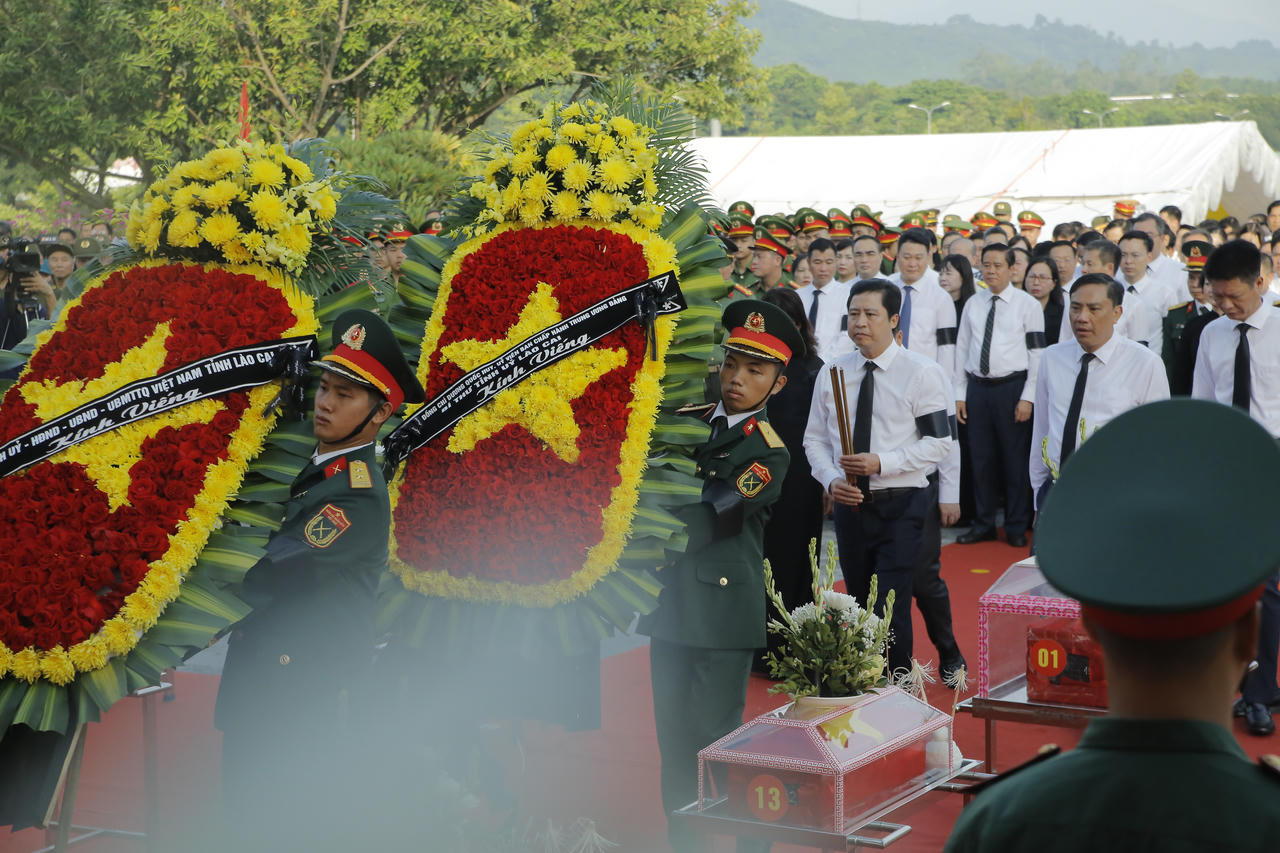 Phó Thủ tướng Phạm Thị Thanh Trà dự lễ truy điệu, an táng 71 hài cốt liệt sĩ tại Lào Cai
