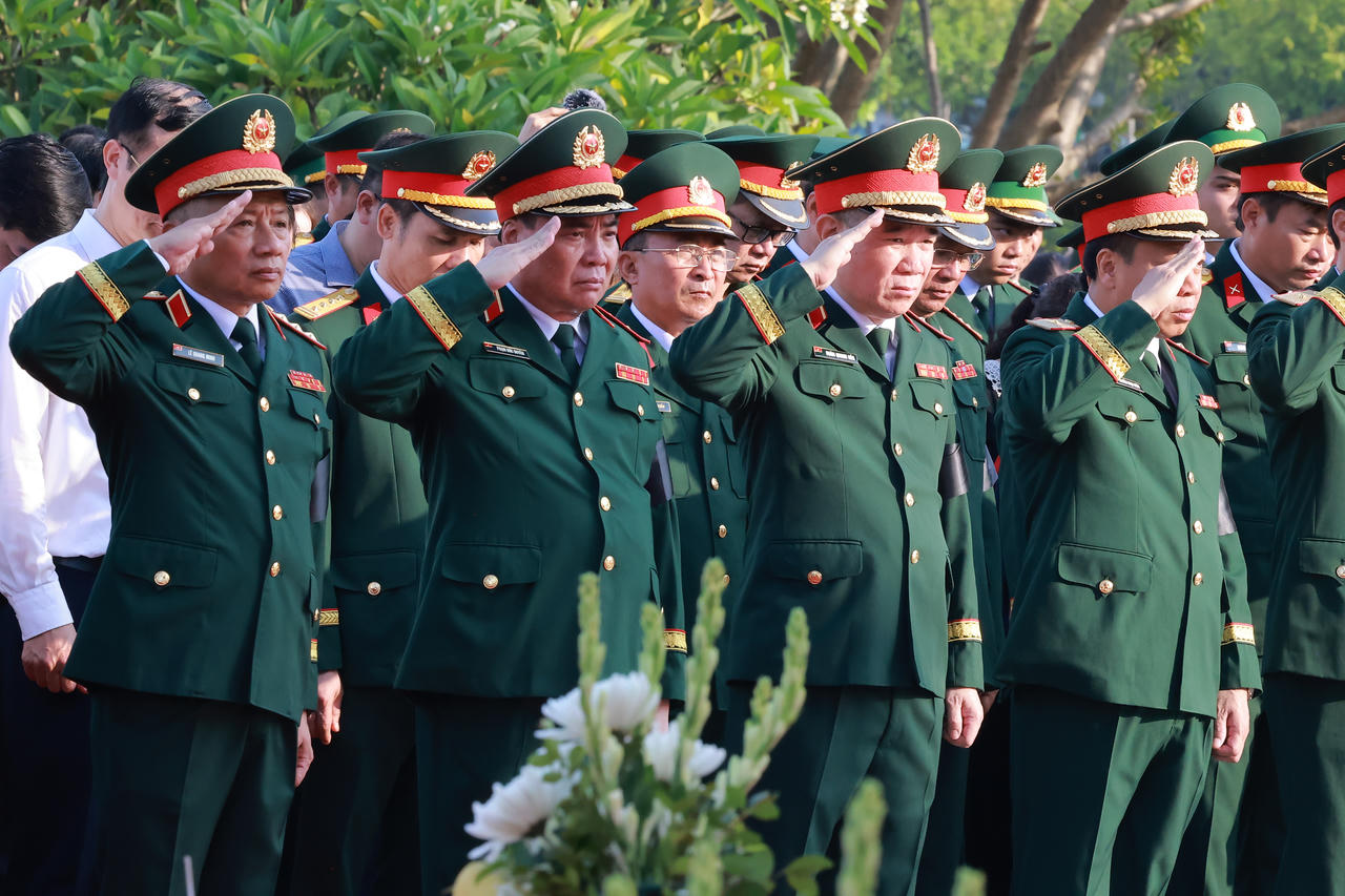 Phó Thủ tướng Phạm Thị Thanh Trà dự lễ truy điệu, an táng 71 hài cốt liệt sĩ tại Lào Cai