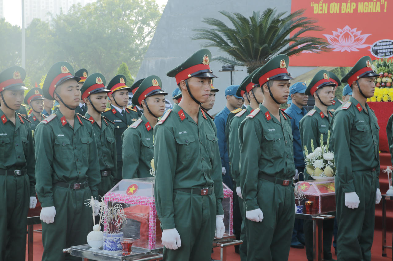 Phó Thủ tướng Phạm Thị Thanh Trà dự lễ truy điệu, an táng 71 hài cốt liệt sĩ tại Lào Cai