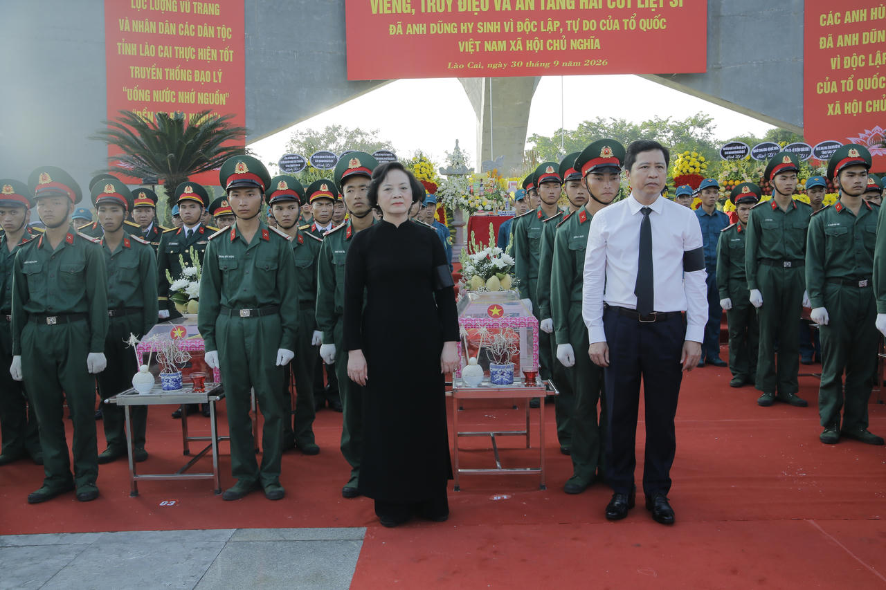 Phó Thủ tướng Phạm Thị Thanh Trà dự lễ truy điệu, an táng 71 hài cốt liệt sĩ tại Lào Cai