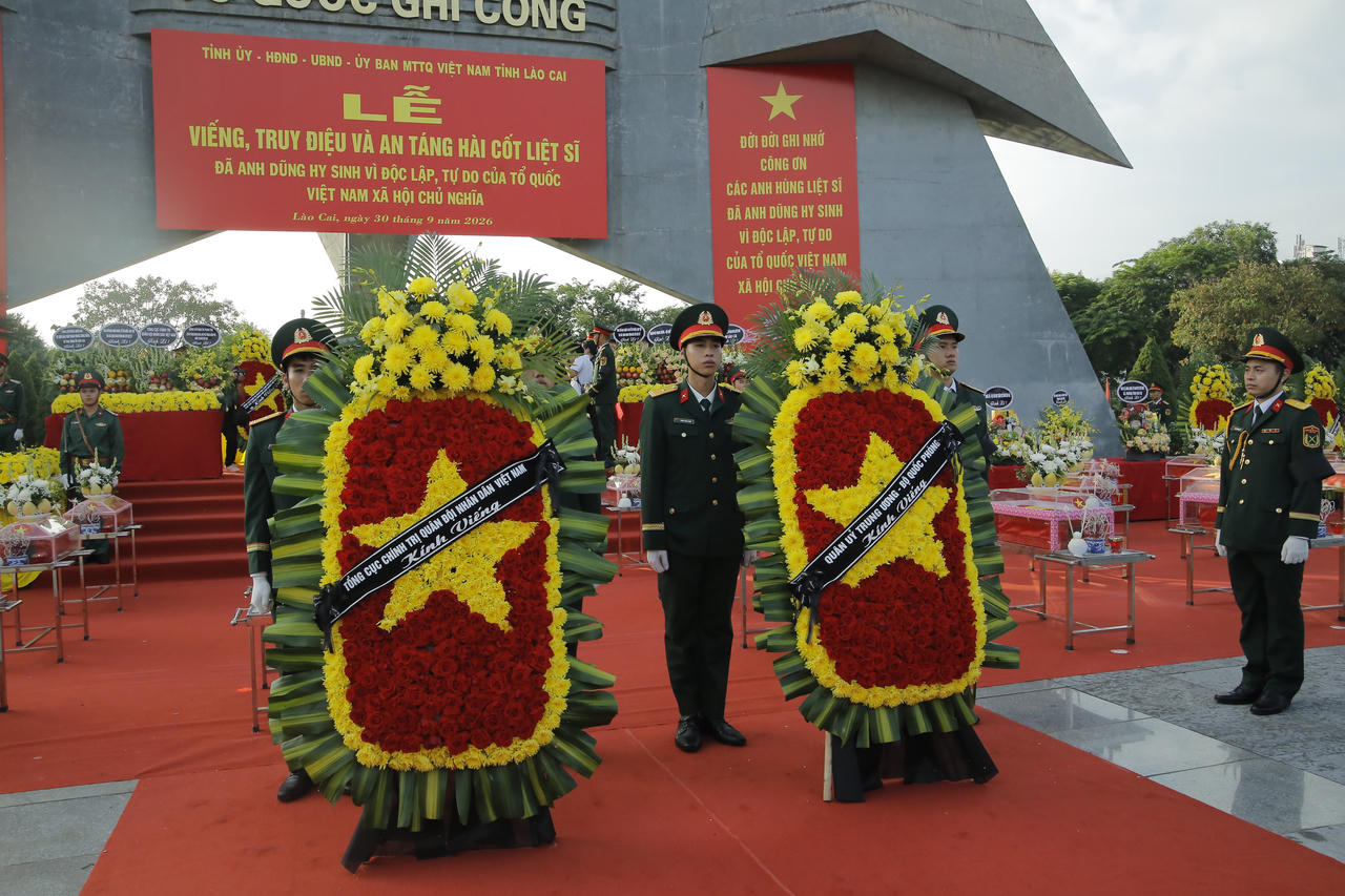 Phó Thủ tướng Phạm Thị Thanh Trà dự lễ truy điệu, an táng 71 hài cốt liệt sĩ tại Lào Cai
