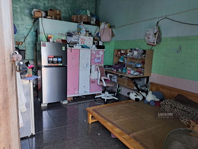 Công nhân gồng mình trong những căn phòng trọ chật hẹp