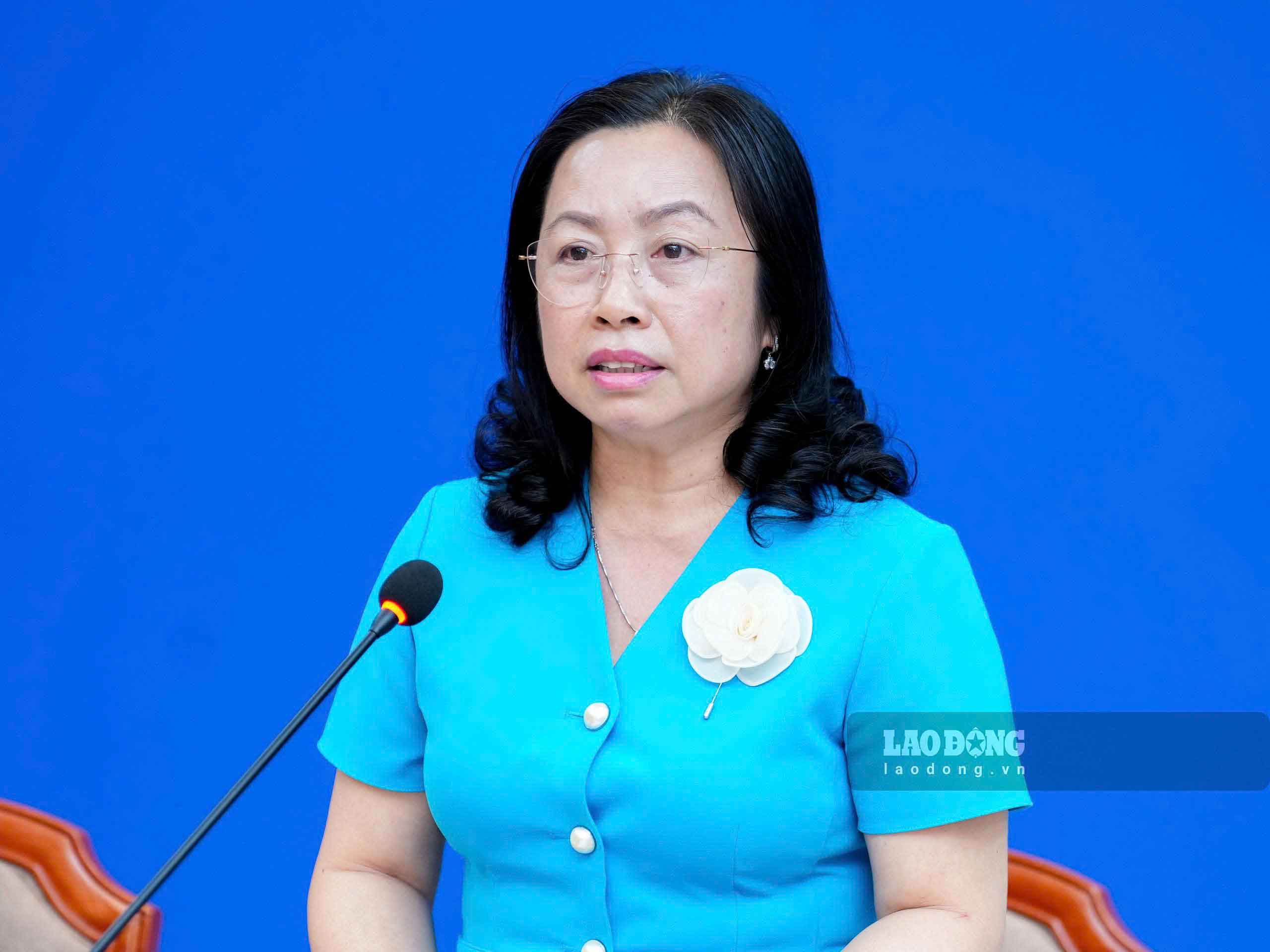 Bà Thái Thu Xương - Phó Chủ tịch Tổng LĐLĐVN phát biểu kết luận tại hội nghị. Ảnh: Hữu Chánh