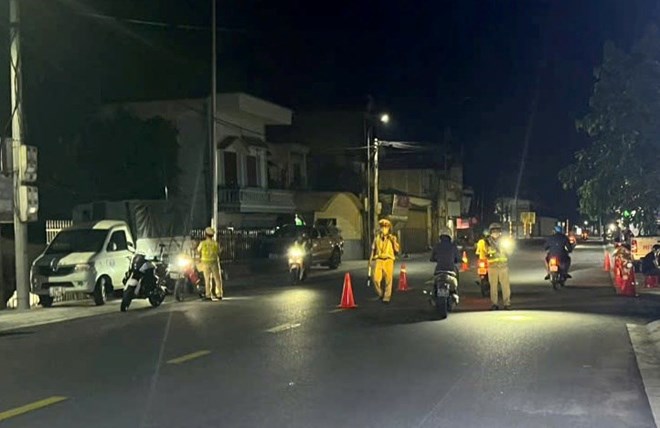 Tuần tra giao thông, phát hiện tài xế vi phạm nồng độ cồn kịch khung ở Hải Phòng