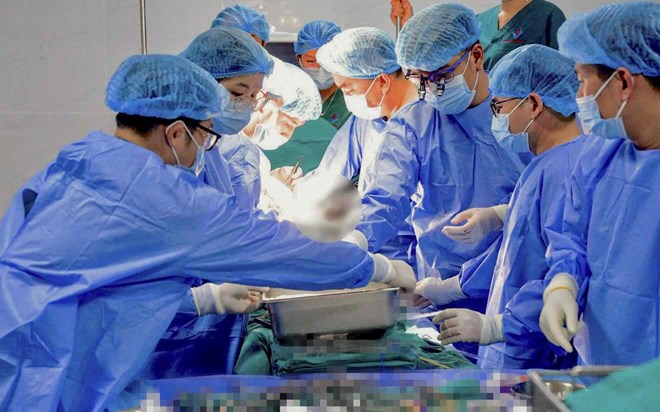 Xuyên đêm nhận thận hiến, đưa về Huế ghép cho người bệnh