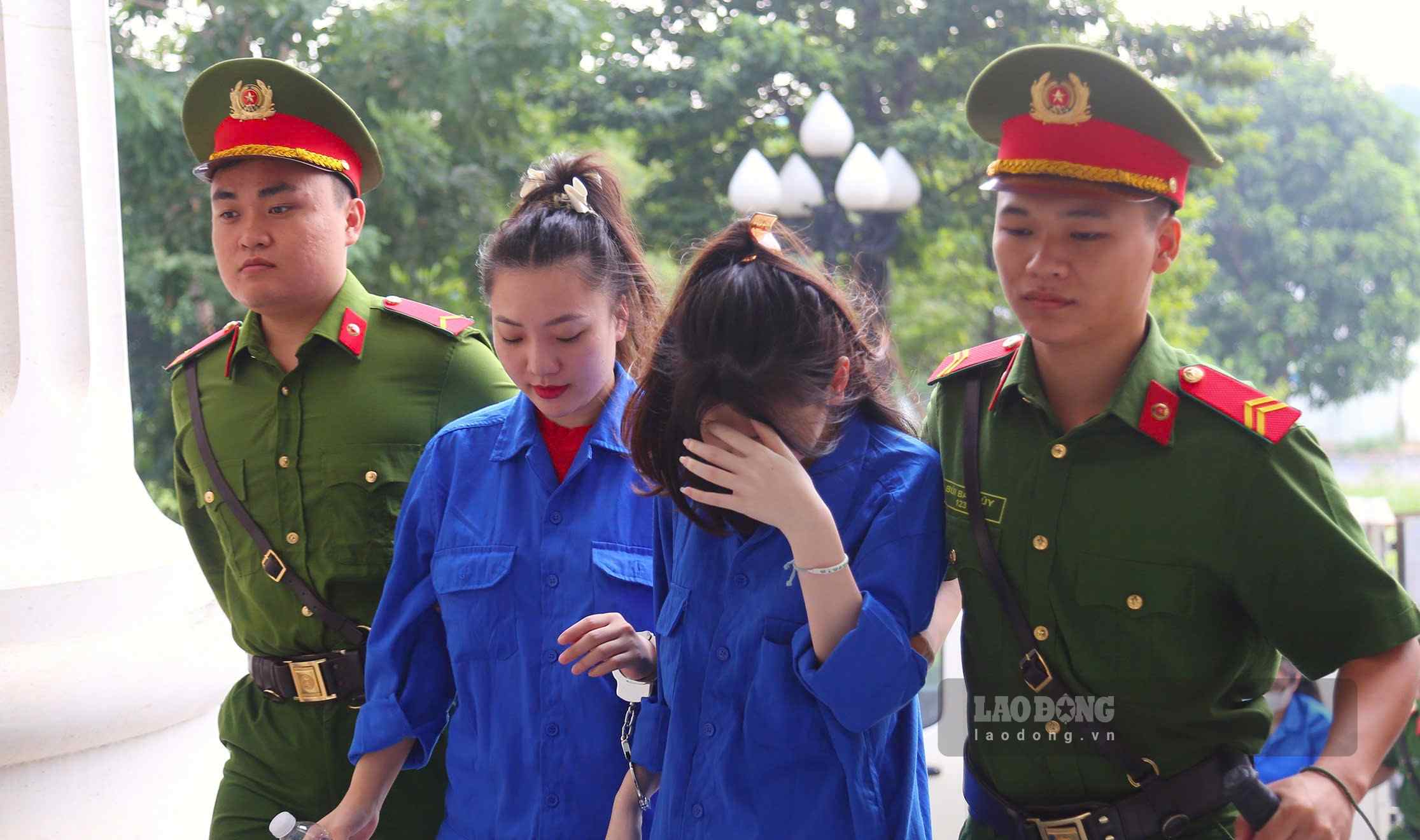 Nhiều bị cáo trong vụ án bị cáo buộc giúp sức cho Mr Pips lừa đảo chiếm đoạt tài sản. Ảnh: Quang Việt
