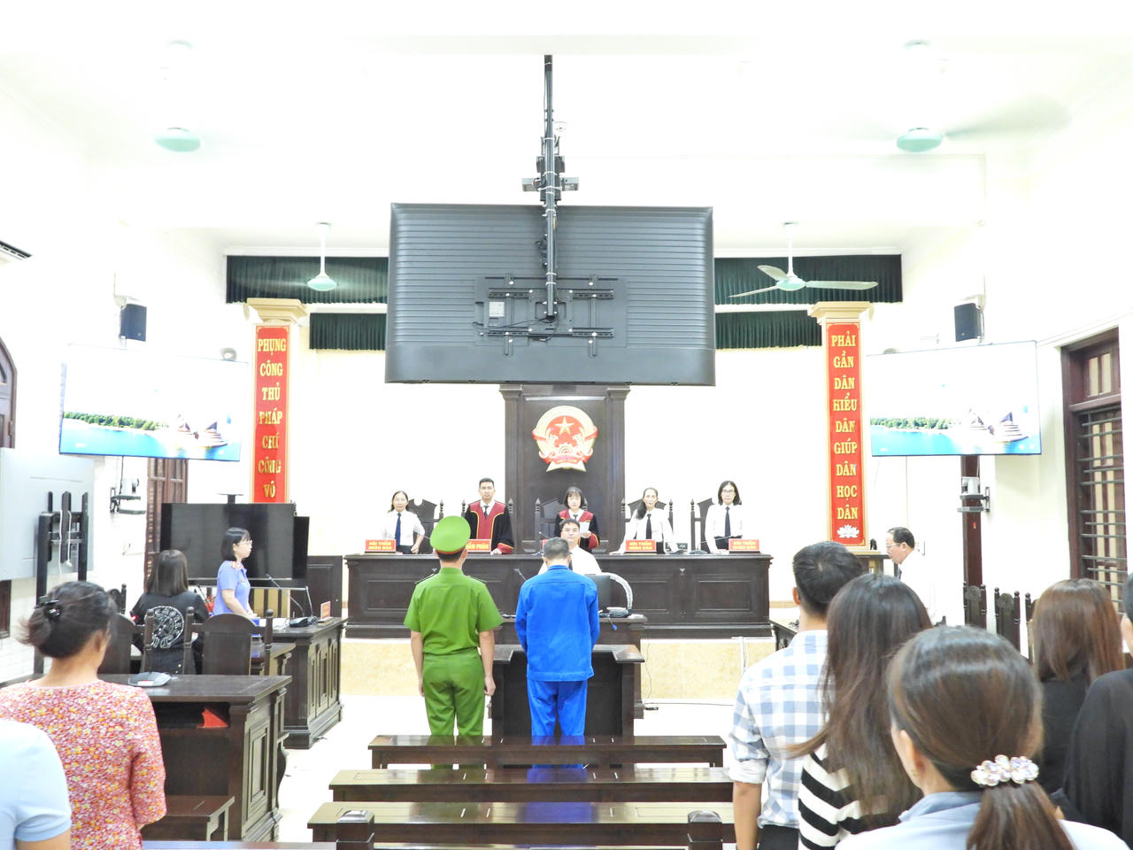Hội đồng xét xử tuyên án. (Ảnh: Minh Phương)