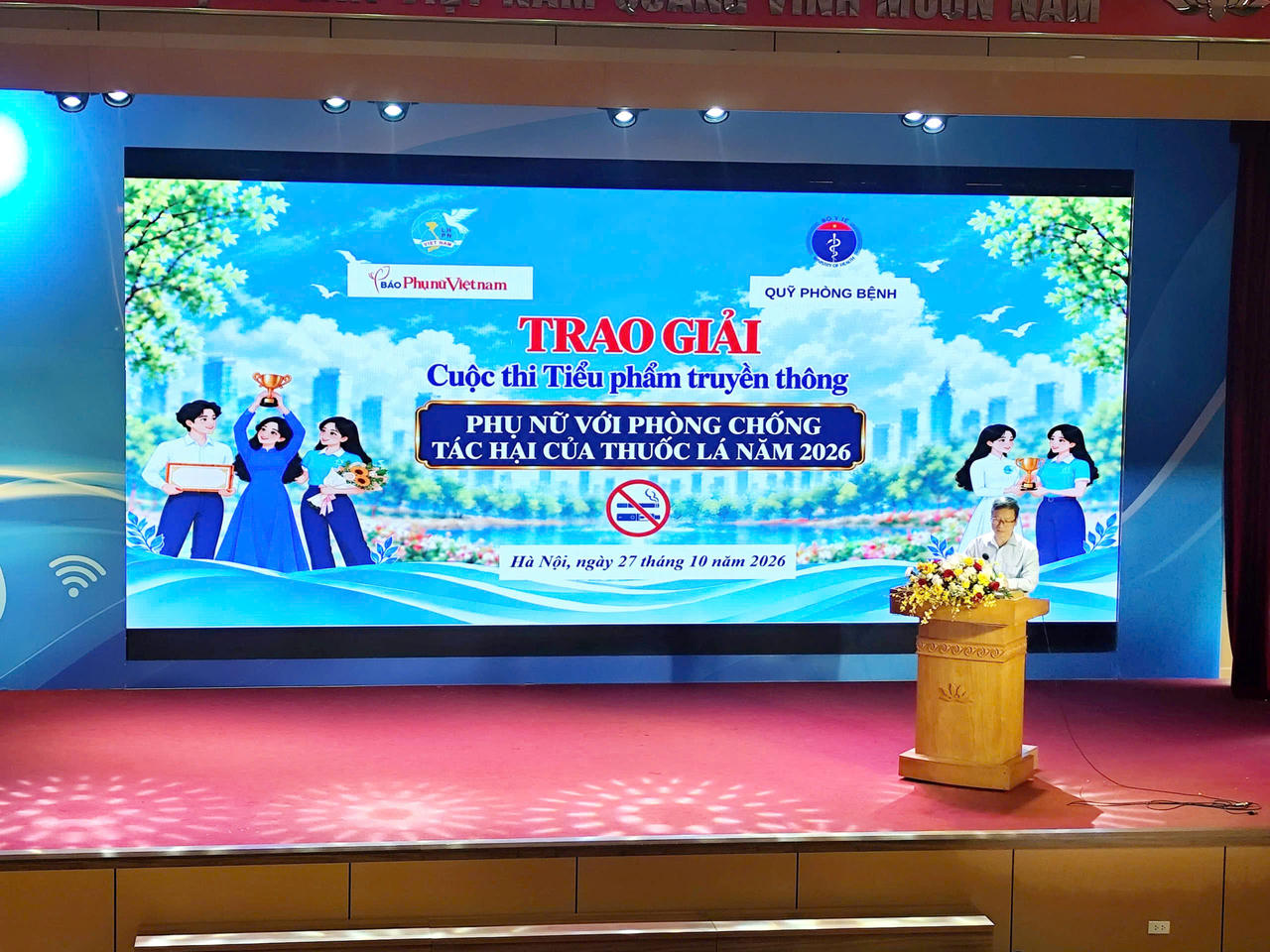 Ông Phí Quốc Thuyên, Tổng Biên tập Báo Phụ nữ Việt Nam phát biểu tại lễ trao giải. (Ảnh PV)