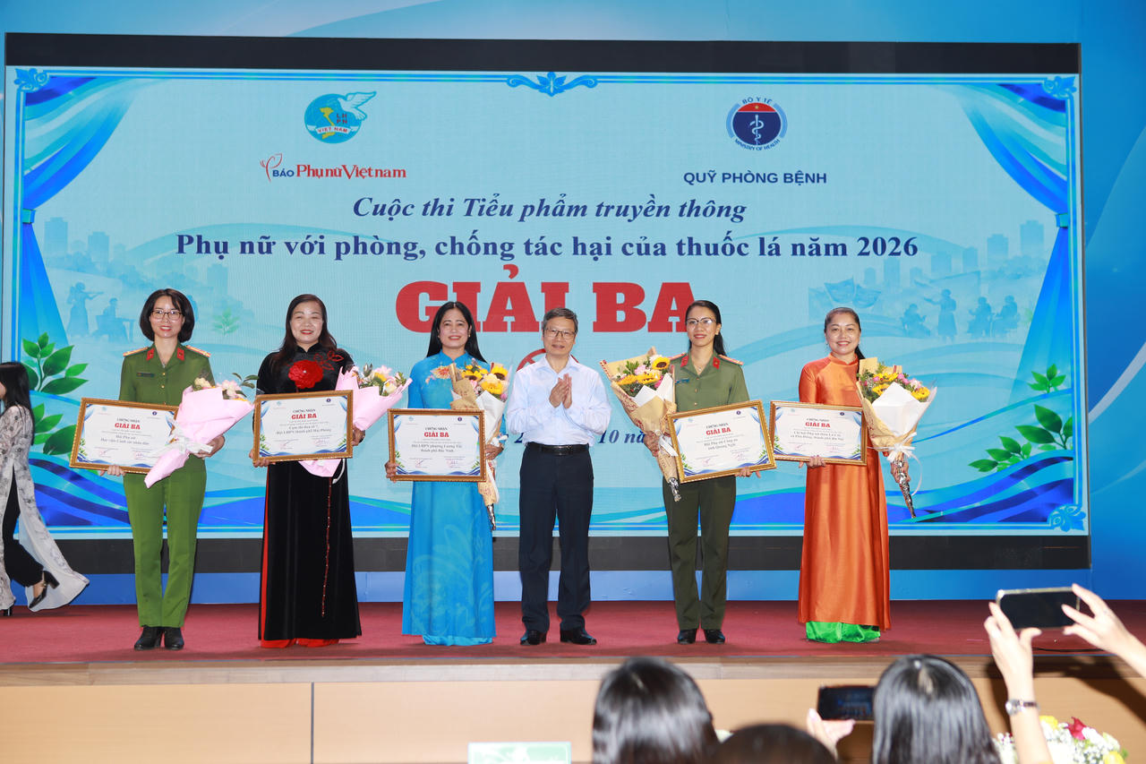 Phụ nữ lan tỏa thông điệp về mái ấm và cộng đồng không khói thuốc