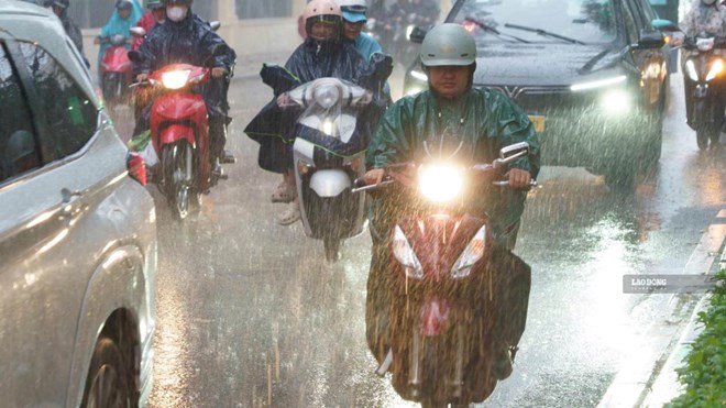 Dự báo khu vực mưa dông hôm nay, có nơi mưa to trên 80mm